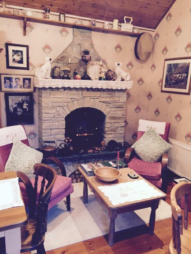 Teresas Cottage Donegal Town Exterior photo