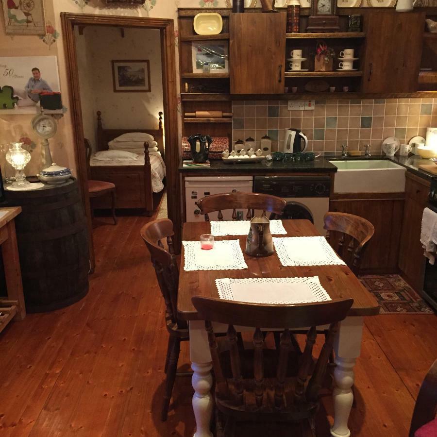 Teresas Cottage Donegal Town Exterior photo